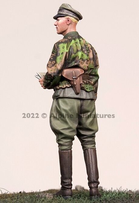 Alpine Miniature 1/35- 35299 WSS Grenadier Officer - Image 3