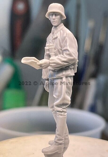 Alpine Miniature 1/35- 35299 WSS Grenadier Officer - Image 5