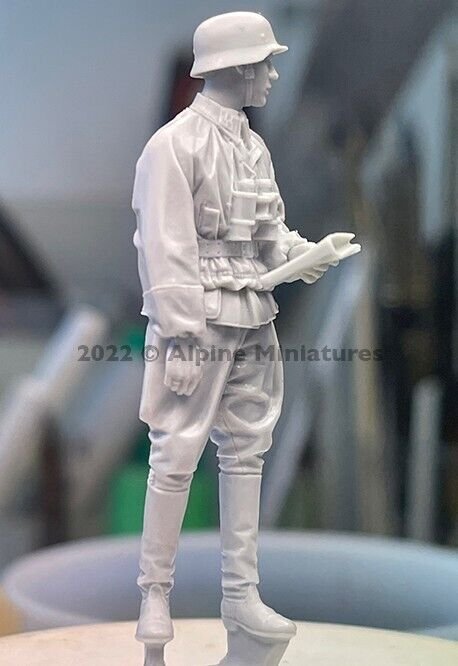 Alpine Miniature 1/35- 35299 WSS Grenadier Officer - Image 6