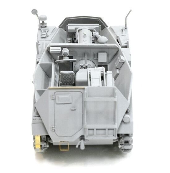 Dragon 6911 1/35 Sd.Kfz.250/3 "Greif" Rommel's Command Half-Track Sd.Kfz.250/Z - Image 5