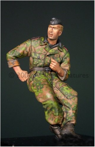 Alpine Miniatures 35032 1/35 Waffen SS Panzer Crew Set (2 figures) - Image 3