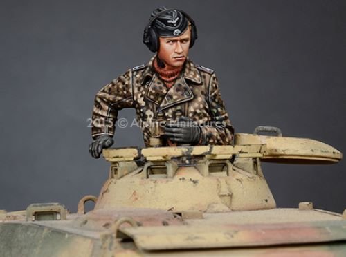 Alpine Miniatures 35188 1/35 WSS Panzer Commander #1 - Image 5