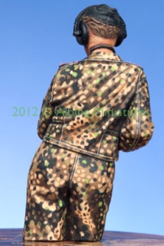 Alpine Miniatures 35140 1/35 WSS Panzer Commander #2 - Image 8