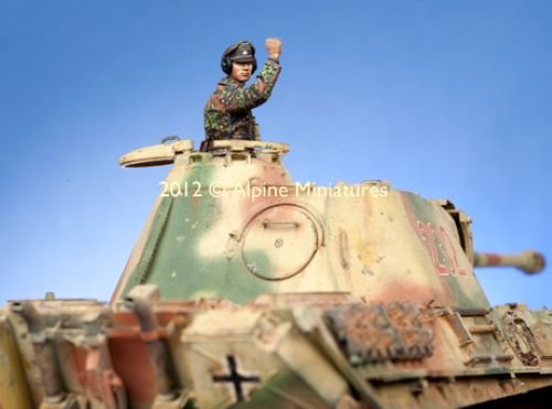 Alpine Miniatures 35139 1/35 WSS Panzer Commander #1 - Image 5
