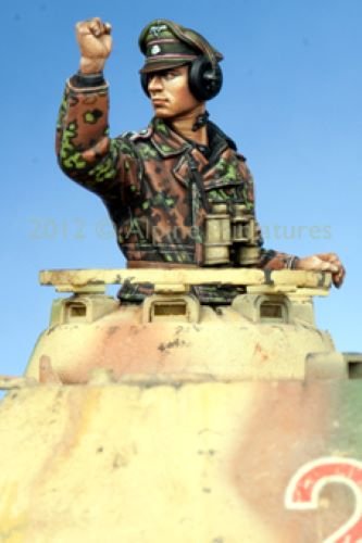 Alpine Miniatures 35139 1/35 WSS Panzer Commander #1 - Image 6