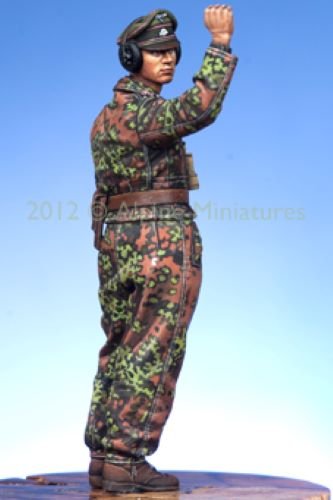 Alpine Miniatures 35139 1/35 WSS Panzer Commander #1 - Image 8
