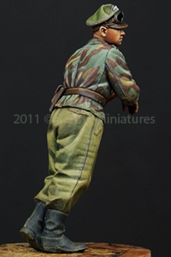 Alpine Miniatures 35145 1/35 WSS AFV Crew Leaning - Image 9