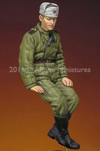 Alpine Miniatures 35215 1/35 WW2 Russian Tank Crew - Image 2