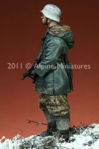 Alpine Miniatures 35111 - 1/35 WSS Grenadier Late War #1 - Image 6