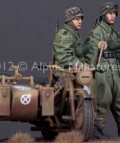 Alpine Miniatures 35144 1/35 German Motorcyclist Set (2 Figures) - Image 3
