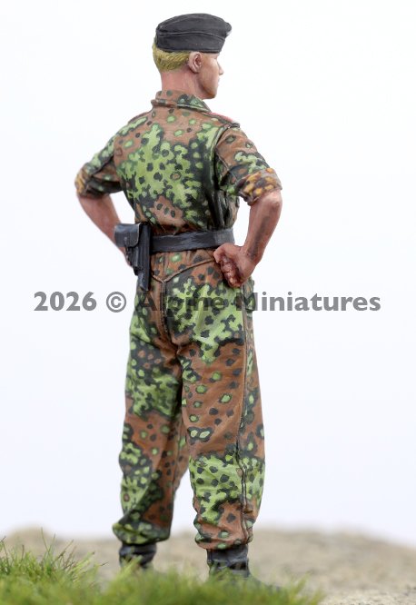 ALPINE MINIATURES 35336 1/35 WSS Panzer NCO - Image 9
